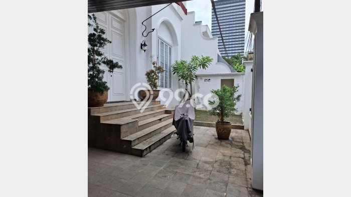 Lokasi terbaik! Rumah siap pakai disewakan di Menteng LB 300m2 Lokasi terbaik! Rumah siap pakai disewakan di Menteng LB 300m2