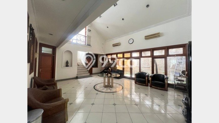Rumah Eksklusif Siap Huni LT 1050m2 di Menteng, Jakarta Pusat Rumah Eksklusif Siap Huni LT 1050m2 di Menteng, Jakarta Pusat
