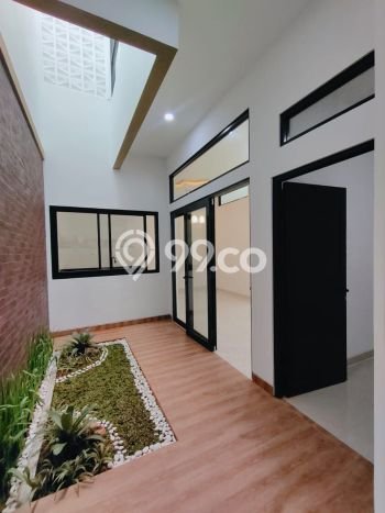 Ready to Use! Luxury House LT 198m2 Desain Modern di BSD Nusaloka Ready to Use! Luxury House LT 198m2 Desain Modern di BSD Nusaloka