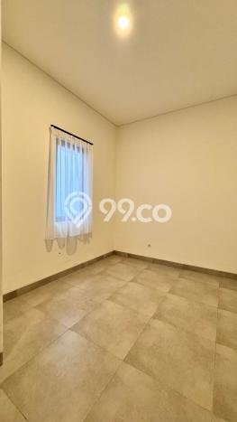 Disewakan! Rumah 4 Kamar Tidur &
2 Kamar Mandi di BSD, Tangerang Disewakan! Rumah 4 Kamar Tidur &
2 Kamar Mandi di BSD, Tangerang