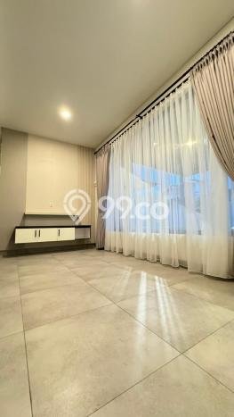 Disewakan! Rumah 4 Kamar Tidur &
2 Kamar Mandi di BSD, Tangerang Disewakan! Rumah 4 Kamar Tidur &
2 Kamar Mandi di BSD, Tangerang