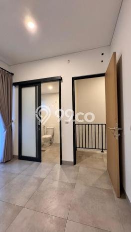 Disewakan! Rumah 4 Kamar Tidur &
2 Kamar Mandi di BSD, Tangerang Disewakan! Rumah 4 Kamar Tidur &
2 Kamar Mandi di BSD, Tangerang