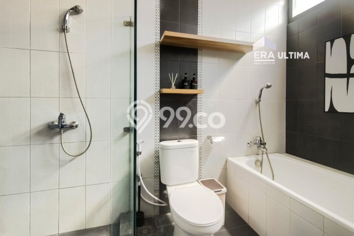 Rumah Mewah LB 350m2 Siap Pakai Desain Elegan di Setra Duta, Bandung Rumah Mewah LB 350m2 Siap Pakai Desain Elegan di Setra Duta, Bandung
