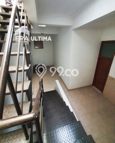 Rumah Mewah LB 300m2 Siap Huni Desain Elegan di Mekar Wangi, Bandung Rumah Mewah LB 300m2 Siap Huni Desain Elegan di Mekar Wangi, Bandung