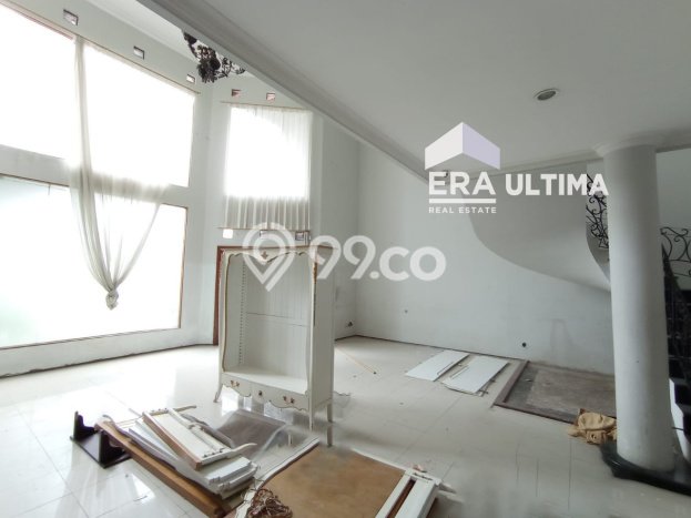Disewakan! Rumah 5 Kamar Tidur &
3 Kamar Mandi di Setra Duta, Bandung Disewakan! Rumah 5 Kamar Tidur &
3 Kamar Mandi di Setra Duta, Bandung