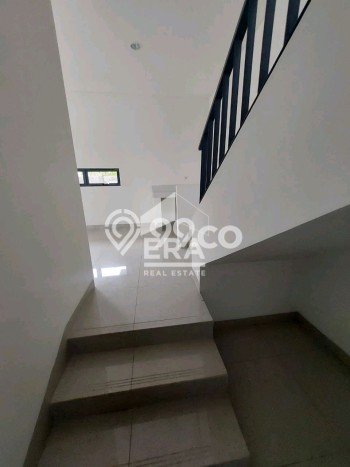 Rumah Asri di , 3 KT, LT 126m2m² Bangunan 127m2m² Rumah Asri di , 3 KT, LT 126m2m² Bangunan 127m2m²