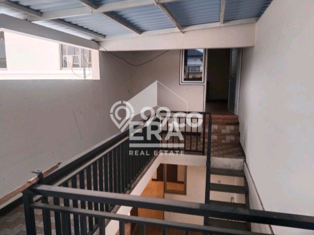 Rumah Elit Modern Siap Huni di Kota Baru Parahyangan Bandung Rumah Elit Modern Siap Huni di Kota Baru Parahyangan Bandung