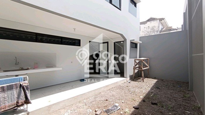 Disewakan Ruko di Pusat Kota Bandung Ramai Strategis Disewakan Ruko di Pusat Kota Bandung Ramai Strategis