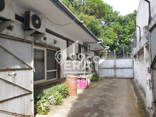 Ready to Use! Premium House LT 800m2 Desain Modern di Garuda Ready to Use! Premium House LT 800m2 Desain Modern di Garuda