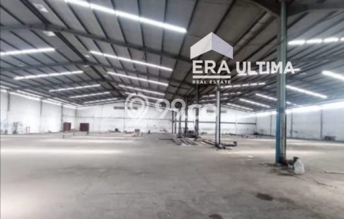 Disewakan Gudang di Kawasan Ramai Gede Bage Luas 2500m2 Disewakan Gudang di Kawasan Ramai Gede Bage Luas 2500m2