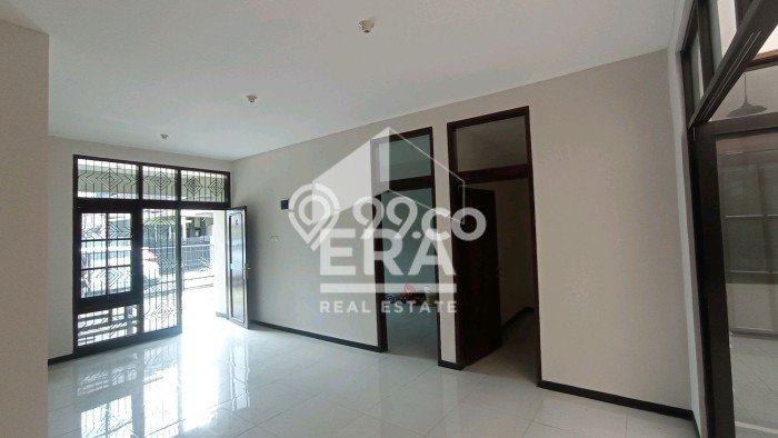 Rumah Luas Asri 3 KT Siap Pakai di Moch Toha Bandung Rumah Luas Asri 3 KT Siap Pakai di Moch Toha Bandung