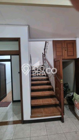 Siap Huni Hunian Elit 6 Kamar di Batununggal Dekat ke Mana Saja Siap Huni Hunian Elit 6 Kamar di Batununggal Dekat ke Mana Saja