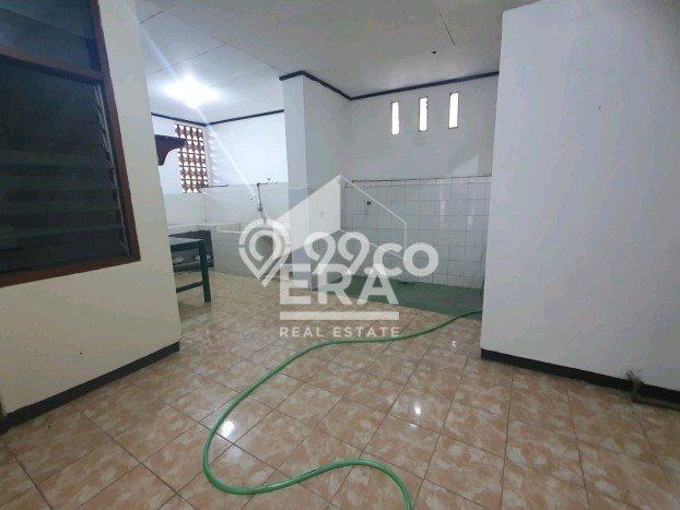 Sewa Rumah Harga Terjangkau di Setra Sari Bandung dengan 6 Kamar Tidur Sewa Rumah Harga Terjangkau di Setra Sari Bandung dengan 6 Kamar Tidur