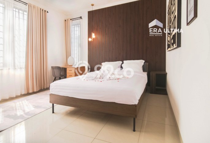 Rumah Mewah LB 350m2 Siap Pakai Desain Elegan di Setra Duta, Bandung Rumah Mewah LB 350m2 Siap Pakai Desain Elegan di Setra Duta, Bandung