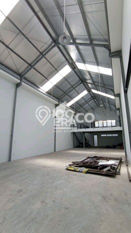 Disewakan Ruko di Pusat Kota Bandung Ramai Strategis Disewakan Ruko di Pusat Kota Bandung Ramai Strategis