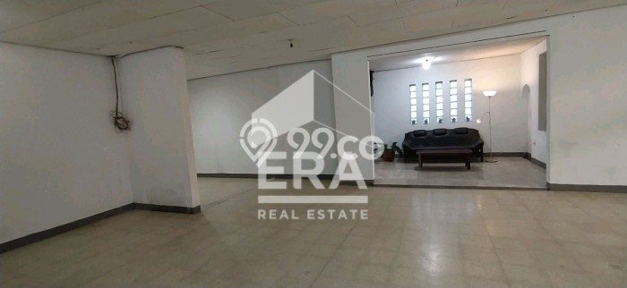 Gudang Disewa di Bandung dengan LB 300m2 Area Komersial Ramai Gudang Disewa di Bandung dengan LB 300m2 Area Komersial Ramai