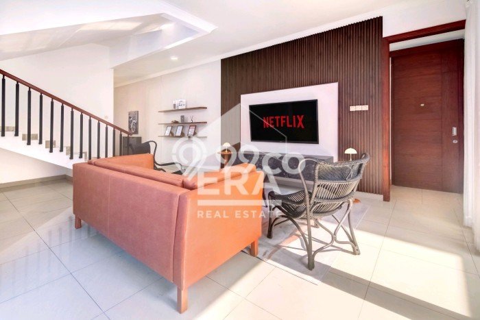 Rumah Mewah LB 350m2 Siap Pakai Desain Elegan di Setra Duta, Bandung Rumah Mewah LB 350m2 Siap Pakai Desain Elegan di Setra Duta, Bandung