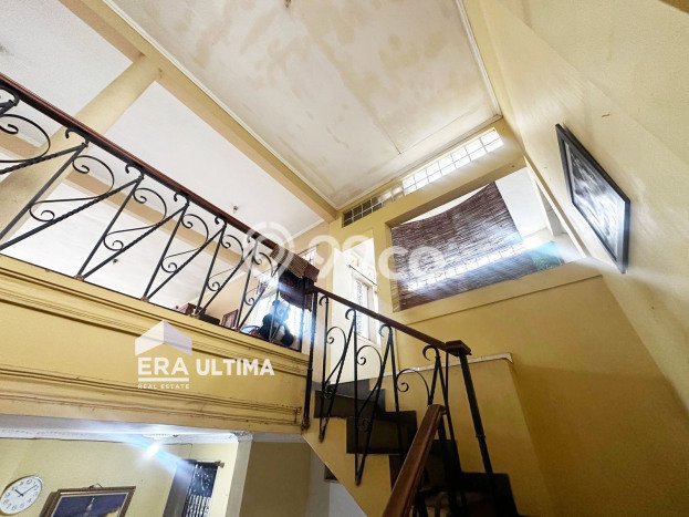 Dijual Rumah Mewah Megah Dengan View Cantik di Burangrang, Bandung Dijual Rumah Mewah Megah Dengan View Cantik di Burangrang, Bandung