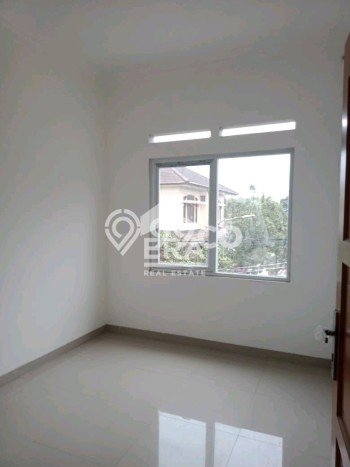 FOR RENT! Ruko di Buah Batu Cocok untuk Bisnis 125m2 FOR RENT! Ruko di Buah Batu Cocok untuk Bisnis 125m2