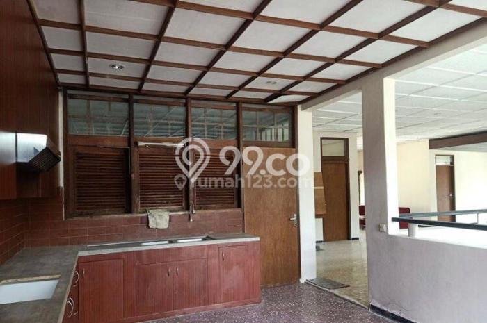 Ready to Use! Premium House LT 520m2 Desain Modern di Setra Sari Ready to Use! Premium House LT 520m2 Desain Modern di Setra Sari