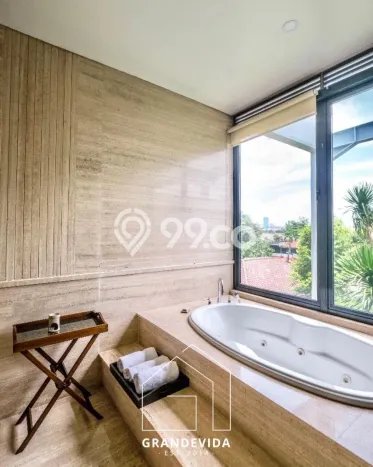 Dijual Rumah Mewah Elegan Dengan View Cantik di Kemang, Jakarta Selatan Dijual Rumah Mewah Elegan Dengan View Cantik di Kemang, Jakarta Selatan
