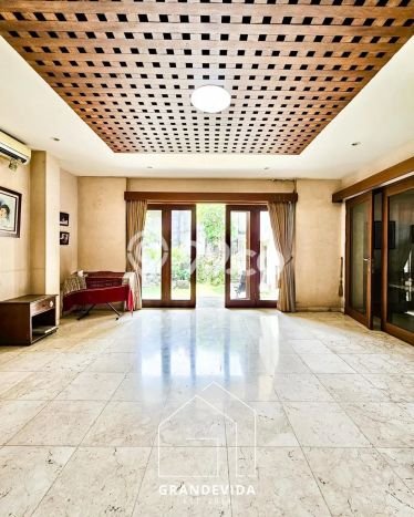 Rumah Mewah Siap Huni LT 1451m2 di Kebayoran Baru, Jakarta Selatan Rumah Mewah Siap Huni LT 1451m2 di Kebayoran Baru, Jakarta Selatan