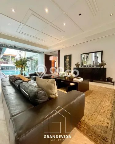 Ready to Use! Premium House LT 725m2 Desain Modern di Kemang Ready to Use! Premium House LT 725m2 Desain Modern di Kemang