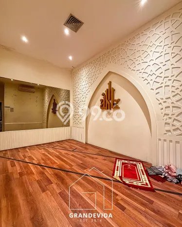 Komersial Dijual di Tangerang Selatan LT 2081m2 & LB 570m2 Lokasi Terbaik! Komersial Dijual di Tangerang Selatan LT 2081m2 & LB 570m2 Lokasi Terbaik!