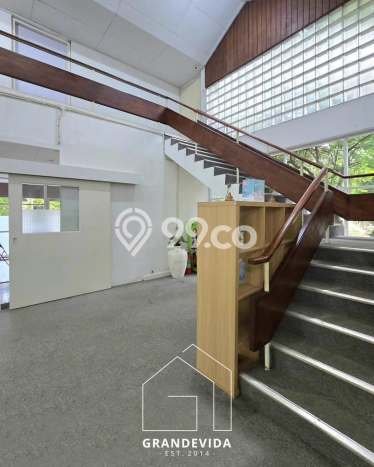 Unit Kantor Dijual di Jakarta Selatan LT 1065m2 & LB 500m2 Unit Kantor Dijual di Jakarta Selatan LT 1065m2 & LB 500m2