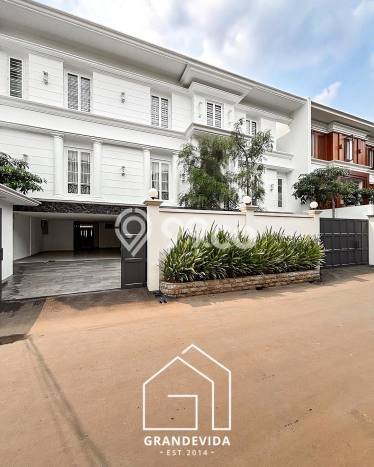 Ready to Use! Premium House LT 517m2 Desain Modern di Kemang Ready to Use! Premium House LT 517m2 Desain Modern di Kemang