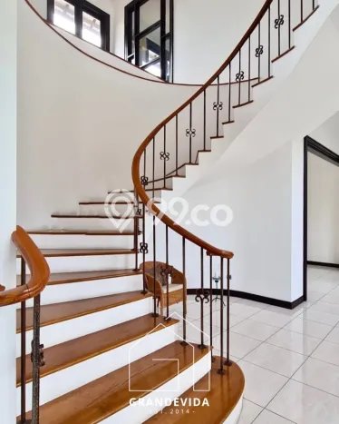 Hunian Mewah LB 700m2 Siap Huni Desain Elegan di Pondok Indah, Jakarta Selatan Hunian Mewah LB 700m2 Siap Huni Desain Elegan di Pondok Indah, Jakarta Selatan