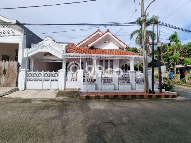 Jual Rumah Bagus Siap Huni LB 230m2 di Cimanggis, Depok Jual Rumah Bagus Siap Huni LB 230m2 di Cimanggis, Depok