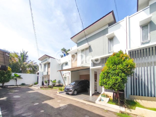 For Sale Rumah 3 Kamar Lokasi Strategis Bagus dan Strategis di Ciputat For Sale Rumah 3 Kamar Lokasi Strategis Bagus dan Strategis di Ciputat