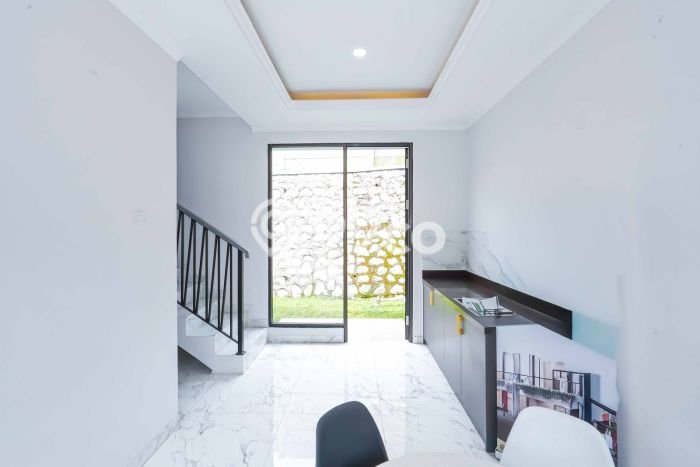Dijual Hunian Rumah Terawat 3 Kamar di Cibubur, Jakarta Timur Dijual Hunian Rumah Terawat 3 Kamar di Cibubur, Jakarta Timur