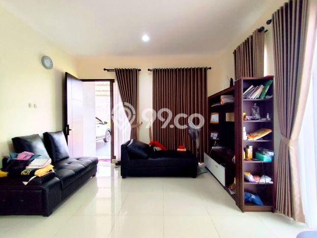 Dijual Hunian Rumah Terawat 4 KT di Cibubur, Jakarta Timur Dijual Hunian Rumah Terawat 4 KT di Cibubur, Jakarta Timur