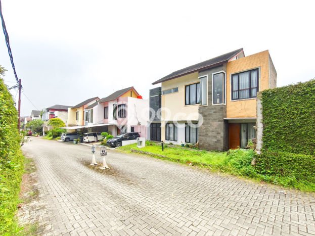 Jual Rumah Luas Megah Dengan View Eksklusif di Bintaro, Tangerang Selatan Jual Rumah Luas Megah Dengan View Eksklusif di Bintaro, Tangerang Selatan