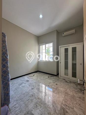 HOT PROPERTY! Rumah Strategis di Mulyorejo, Luas 262m2m² Bangunan 220m2m² HOT PROPERTY! Rumah Strategis di Mulyorejo, Luas 262m2m² Bangunan 220m2m²