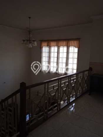Rumah Lokasi Strategis di Pakuwon City, Surabaya, Luas 375m2m² LB 400m2m² Rumah Lokasi Strategis di Pakuwon City, Surabaya, Luas 375m2m² LB 400m2m²