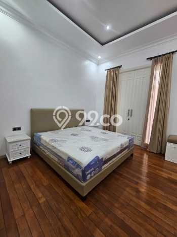 Rumah Sewa Surabaya LT 250m2 LB 250m2 Area Pakuwon Indah Rumah Sewa Surabaya LT 250m2 LB 250m2 Area Pakuwon Indah