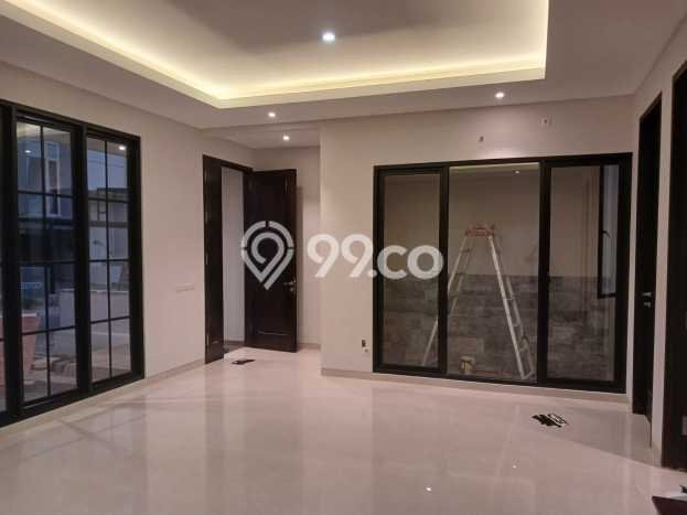 Rumah Luxury Modern Siap Huni di Pakuwon City Surabaya Rumah Luxury Modern Siap Huni di Pakuwon City Surabaya