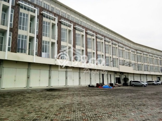 AREA KOMERSIAL! Ruko For Rent Kawasan Tawangmas, Luas 192m2m², Jalan Strategis, Ready Bisnis AREA KOMERSIAL! Ruko For Rent Kawasan Tawangmas, Luas 192m2m², Jalan Strategis, Ready Bisnis