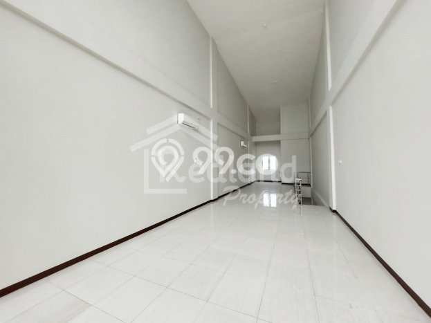 AREA KOMERSIAL! Ruko For Rent Kawasan Tawangmas, Luas 192m2m², Jalan Strategis, Ready Bisnis AREA KOMERSIAL! Ruko For Rent Kawasan Tawangmas, Luas 192m2m², Jalan Strategis, Ready Bisnis