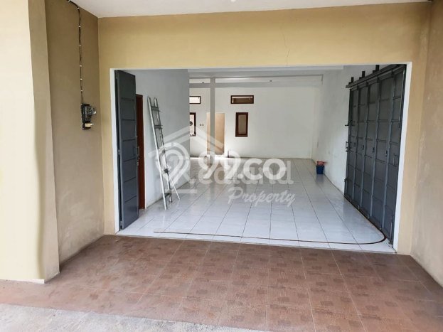 HARGA BERSAING! Ruko di Bulustalan, Luas 120m², Lokasi Bisnis HARGA BERSAING! Ruko di Bulustalan, Luas 120m², Lokasi Bisnis