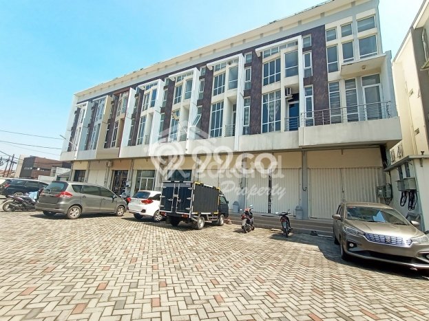 Ruko Bagus Dijual LB 120m2 Lokasi Strategis Semarang Area Cocok untuk Berbisnis Ruko Bagus Dijual LB 120m2 Lokasi Strategis Semarang Area Cocok untuk Berbisnis