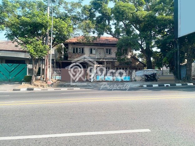 Unit Komersial Paling Strategis di Banyumanik Semarang dengan LB 400m2 Unit Komersial Paling Strategis di Banyumanik Semarang dengan LB 400m2