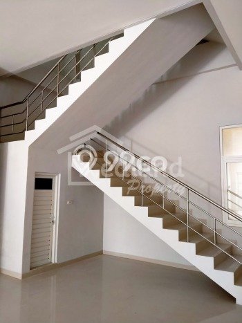 Unit Ruko Disewa Lokasi Semarang Tengah, Semarang Spesifikasi Luas Bangunan 420m2 Unit Ruko Disewa Lokasi Semarang Tengah, Semarang Spesifikasi Luas Bangunan 420m2