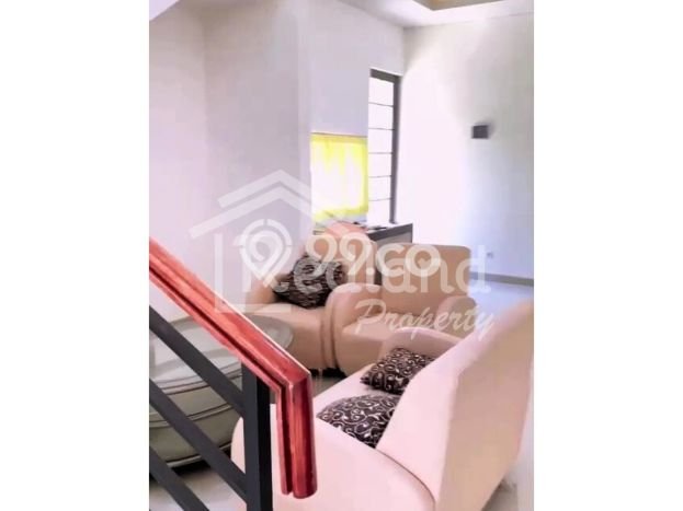 Disewakan! Rumah 3 Kamar Tidur &
3 Kamar Mandi di BSB City, Semarang Disewakan! Rumah 3 Kamar Tidur &
3 Kamar Mandi di BSB City, Semarang