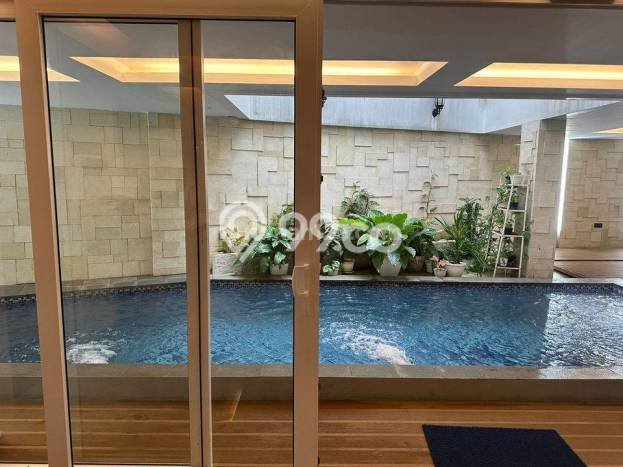 Jual Rumah Mewah Megah Dengan View Cantik di Kemang, Jakarta Selatan Jual Rumah Mewah Megah Dengan View Cantik di Kemang, Jakarta Selatan