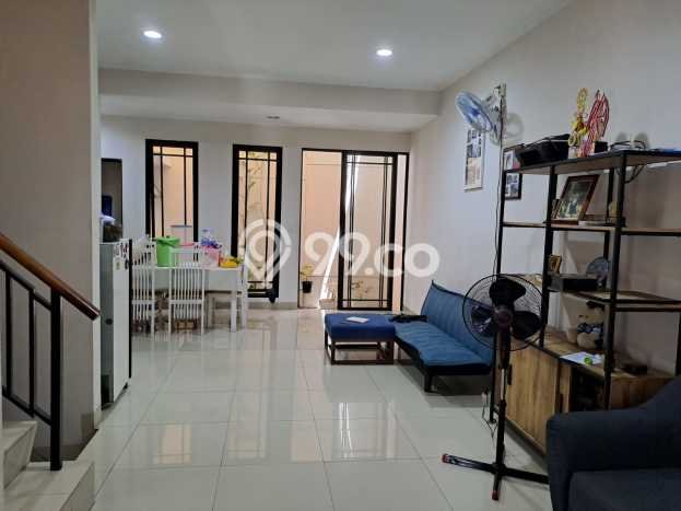 Rumah Luas Asri 3 KT Siap Huni di Green Lake City Jakarta Barat Rumah Luas Asri 3 KT Siap Huni di Green Lake City Jakarta Barat
