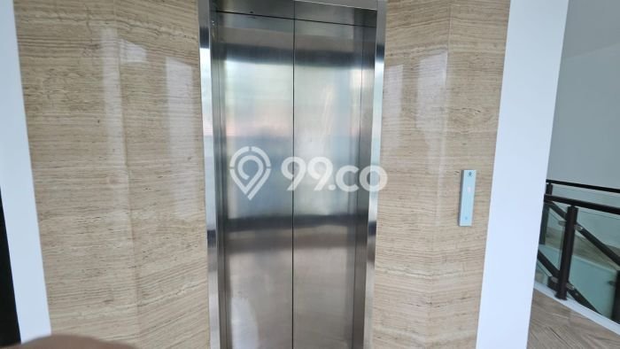 Hunian Mewah Dijual LT 692m2 di Kebayoran Baru, Jakarta Selatan Hunian Mewah Dijual LT 692m2 di Kebayoran Baru, Jakarta Selatan